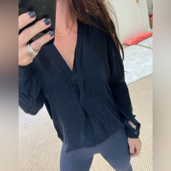 VINCE 100% Silk Navy Blue Dolman Sleeve Placket V-neck Blouse size S - Picture 1 of 7